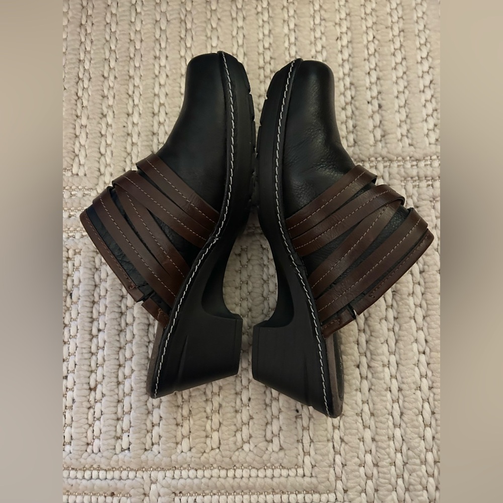 EuroSoft Women’s Black Clog Mules with Brown Strap Detail - Picture 4 of 7
